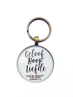 Sleutelhanger retro rond - 1 Korintiërs 13:13/ Johannes 8:12/ Geloof