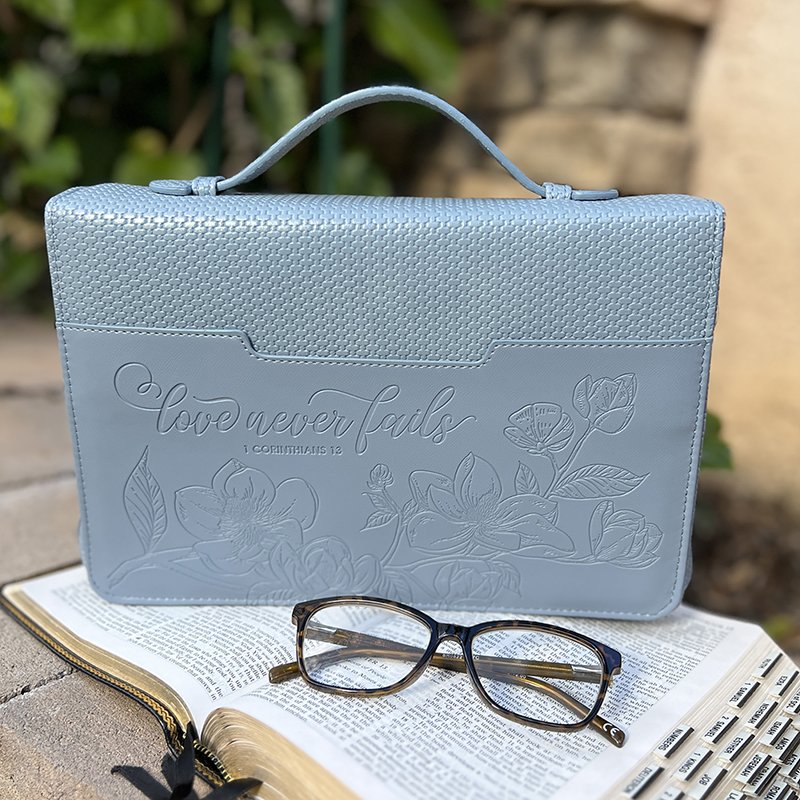Housse L Love never fails - 1 Corinthians 13 bleu