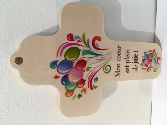 Croix en bois 13x9 cm ballons "Mon coeur est..."