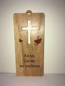 Plaquette en bois "croix ajourée" En Toi j'ai mis ma confiance