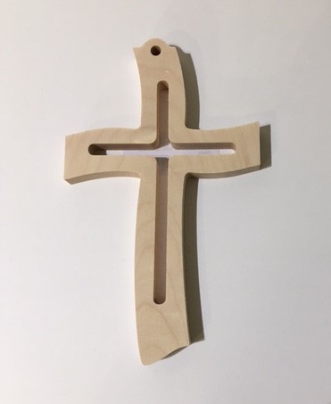 Croix ajourée en bois nature 9 x 15cm