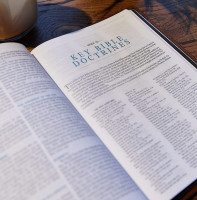 ESV The MacArthur study Bible (second edition) hardcover