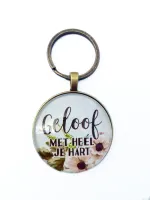 Sleutelhanger retro rond - 1 Korintiërs 13:13/ Johannes 8:12/ Geloof