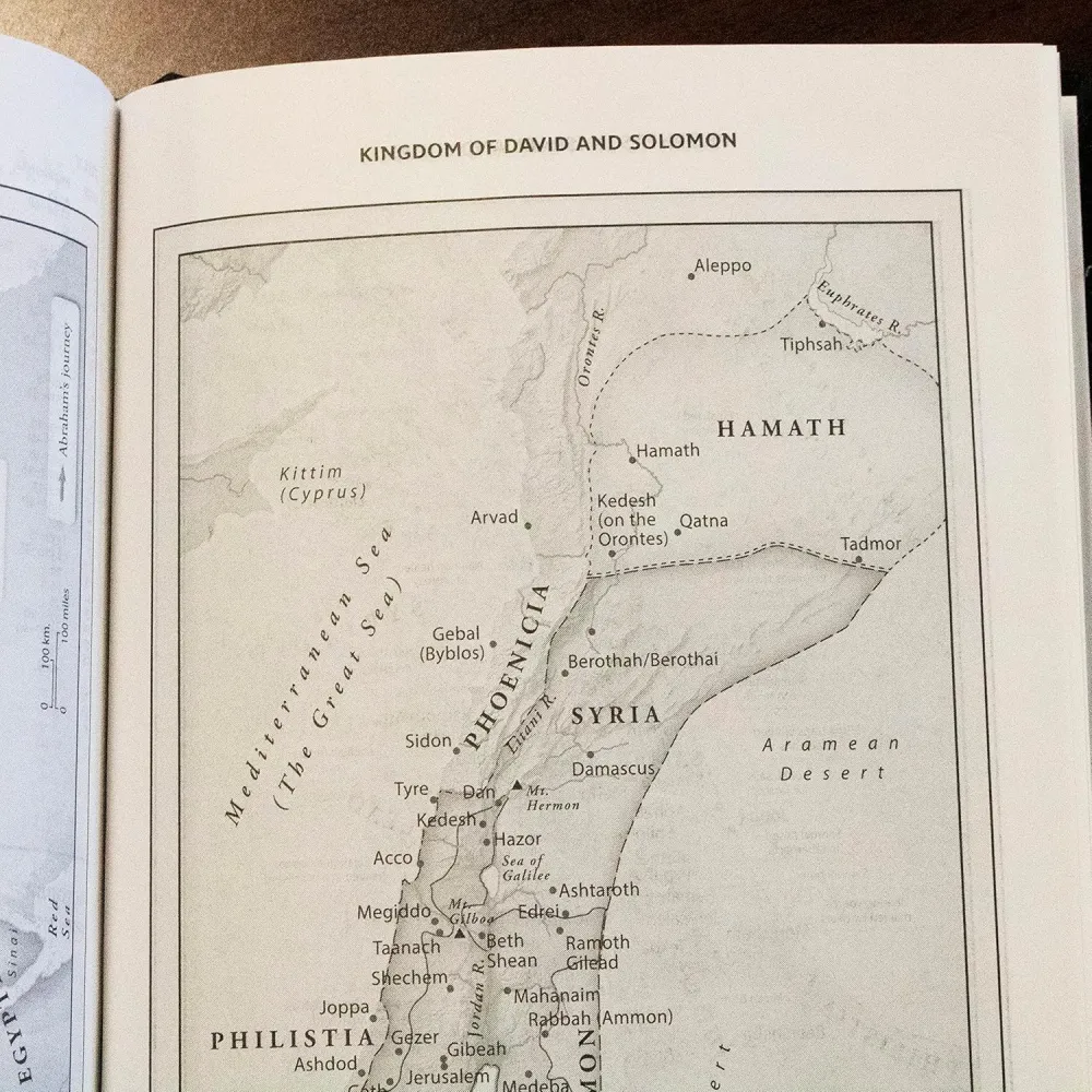 NKJV pew Bible LP navy hardcover