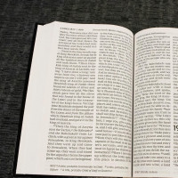 NKJV pew Bible LP navy hardcover