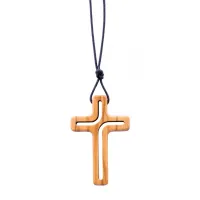 Collier croix en bois d'olivier